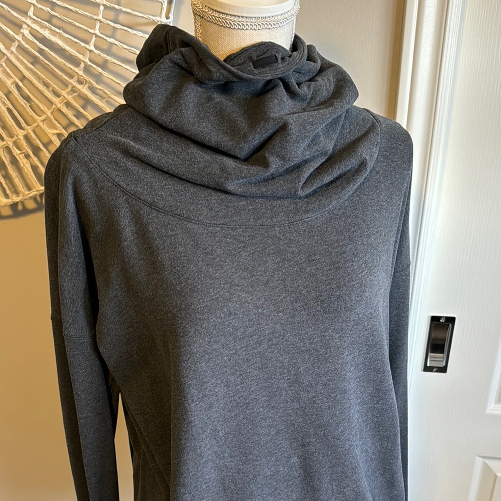 lululemon athletica Dark Gray Women's Sweater - Picture 5 of 10